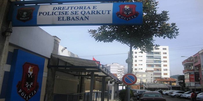 Falsifikoi kontratat e pronësisë për 3 makinat e vjedhura/ Arrestohet juristja e Drejtorisë së Transportit në Elbasan
