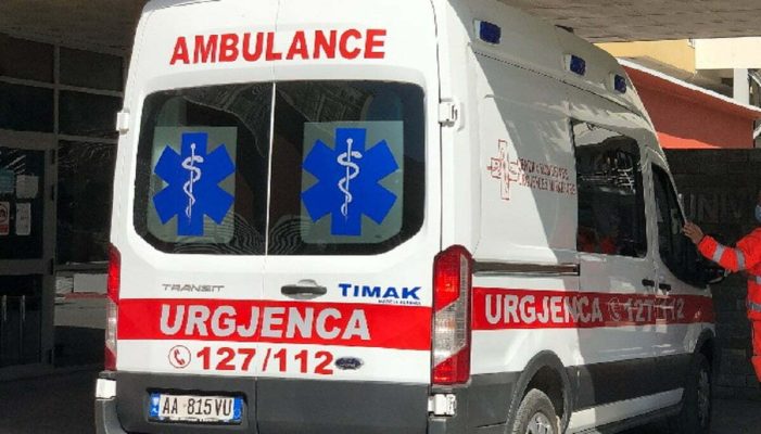 Makina përplas për vdekje 42-vjeçarin në autostradën Kavajë-Durrës, shoferi braktis viktimën në rrugë