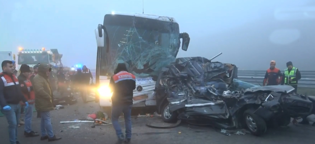VIDEO/ Tragjedi në Turqi, përplasen disa automjete! 11 viktima dhe dhjetëra të plagosur