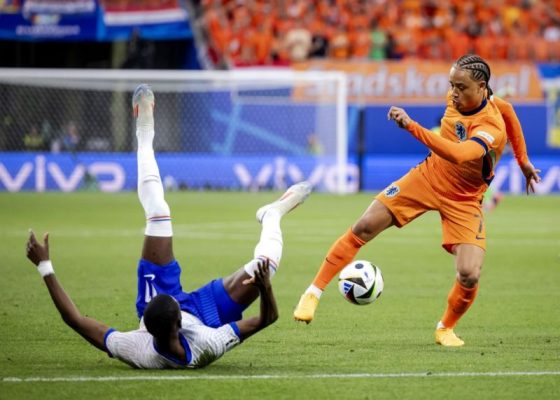 Mbyllet pa gola pjesa e parë mes Francës dhe Holandës