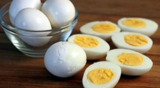 Sudiuesit: Një vezë në ditë redukton rrezikun nga kjo sëmundje