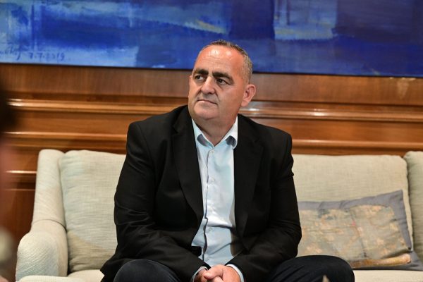 Beleri takohet me Mitsotakis : Lufta ime vazhdon ende, vetë shqiptarët thonë se jam i pafajshëm