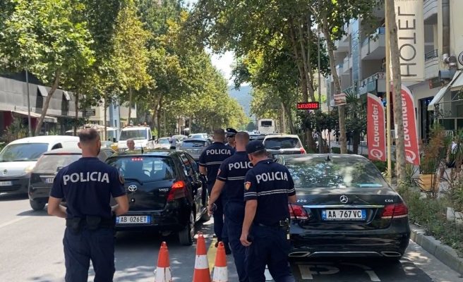 Konflikt dhe përplasje fizike mes disa personave në Vlorë, ndërhyn policia